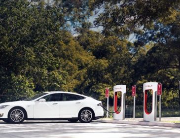 Tesla Motors откроет в Украине две электрозаправки