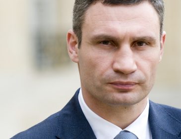 Виталий Кличко требует от АГУ четкой позиции по райсоветов