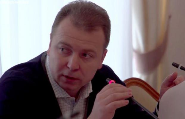 Народный избранник Руслан Лукьянчук ездит на машине за $145 тысяч