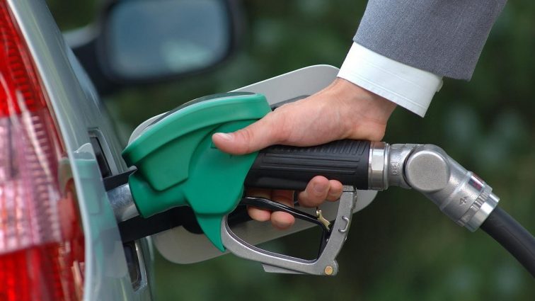 Бензин: низкие цены — сомнительное качество