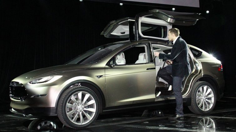 Tesla презентовала самую доступную версию электро-кроссовера Model X