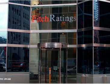 Fitch прогнозирует ослабление гривни до 28 за доллар