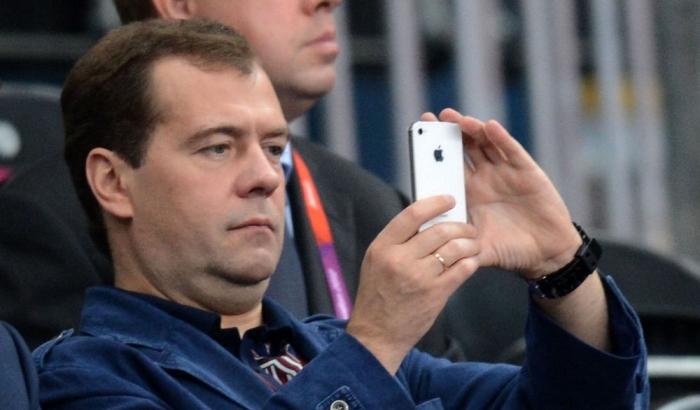 Медведев с  покемонами насмешил Интернет (видео)