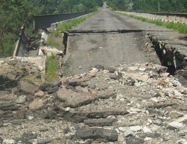 7 млн. грн. — цена ремонта дорог в Донецкой и Луганской областях