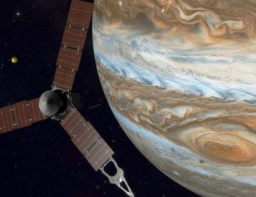 Google отметил новым дудлом выход «Юноны» на орбиту Юпитера