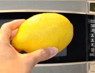 Просто помести лимон в микроволновку и посмотри, что будет через 20 секунд!