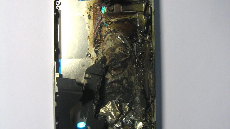 Обладатель нового iPhone 7 сообщил о взрыве смартфона – СМИ