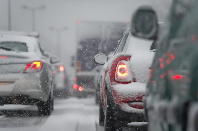 К вниманию водителей: что нужно иметь в машине зимой