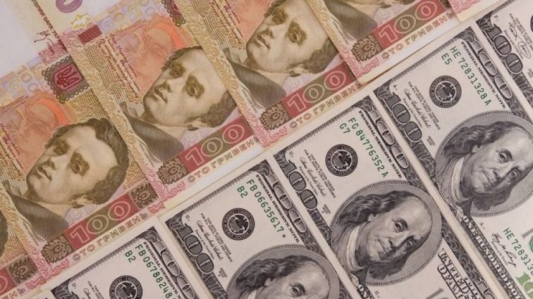 Аналитики опустили стоимость доллара в Украине до 8 гривен
