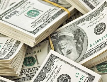 Почему взлетел доллар и что будет с курсом: эксперты дали прогноз на февраль