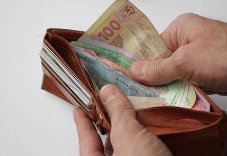 «Не можешь заплатить сейчас, плати позже»: Украинцам предлагают разделить на части сумму за «коммуналку»