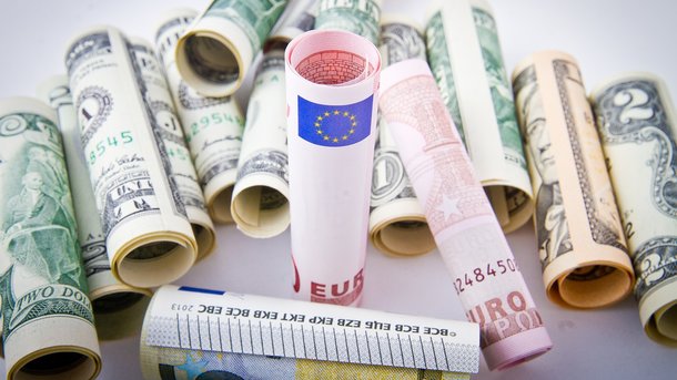 В Украине после падения вырос курс доллара и евро