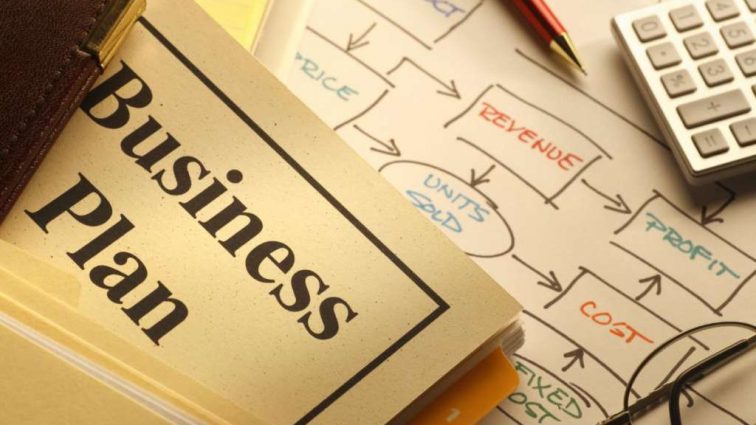 Новый указ Порошенко ударит по малому и среднему бизнесу: Запрет бухгалтерской программы «1С»