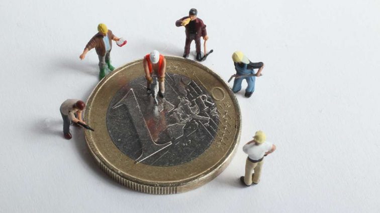 Курс евро: как валюта отреагировала на победу Макрона
