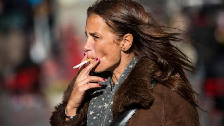 Ученые опровергли мифы о «легкие» сигареты