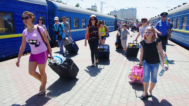 Маршруты четырех поездов в Украине продлили до прибрежных курортов