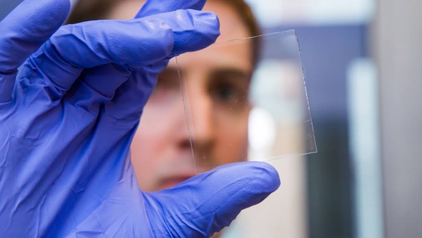 «Умное» стекло: Новые солнечные элементы сделали прорыв в науке