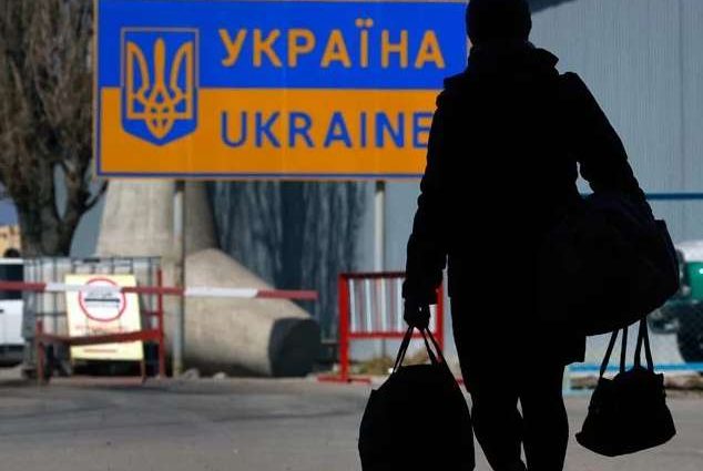 Стало известно, сколько украинцев готовы бросить Украину