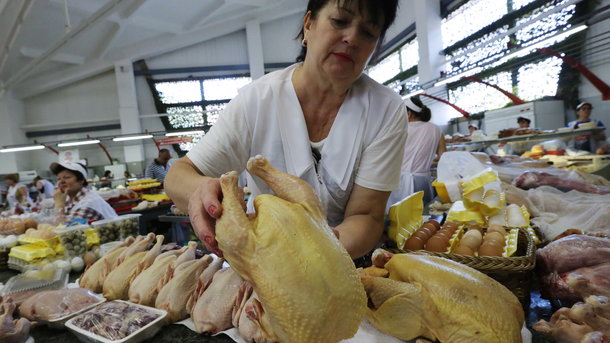 АМКУ проверяет рост цен на курицу