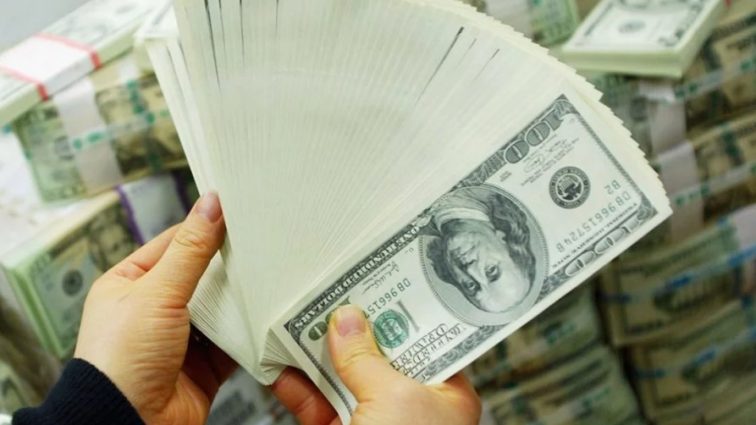 В Украине активно дорожают доллар и евро