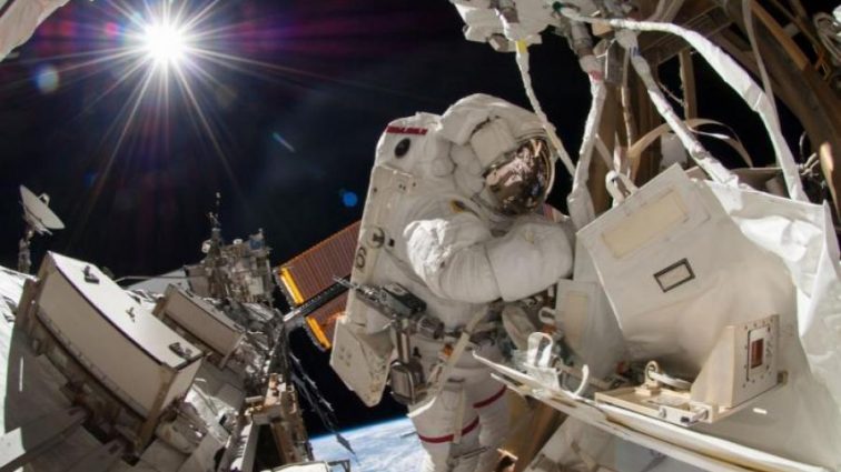 Астронавты США вышли в открытый космос: прямая трансляция