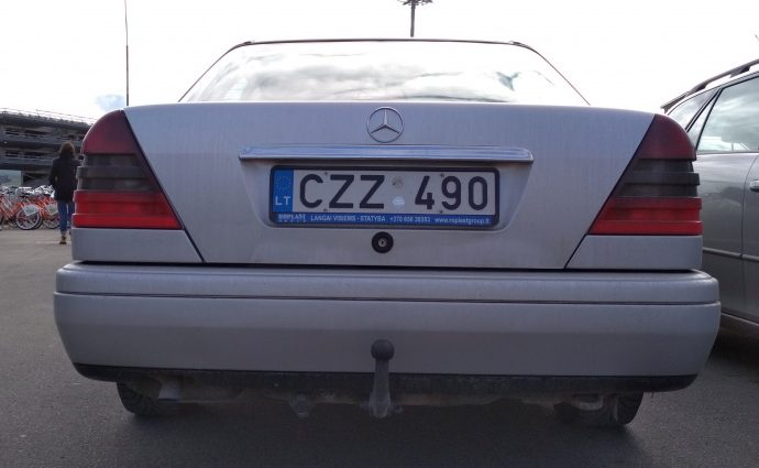 Аваков: Автомобили с иностранными номерами — это проблема безопасности