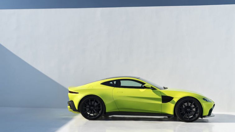 Новый Aston Martin Vantage поражает своим дизайном