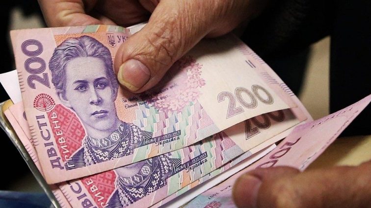 «Только на 900 грн»: Гройсман сообщил, насколько вырастет пенсия в 2018 году