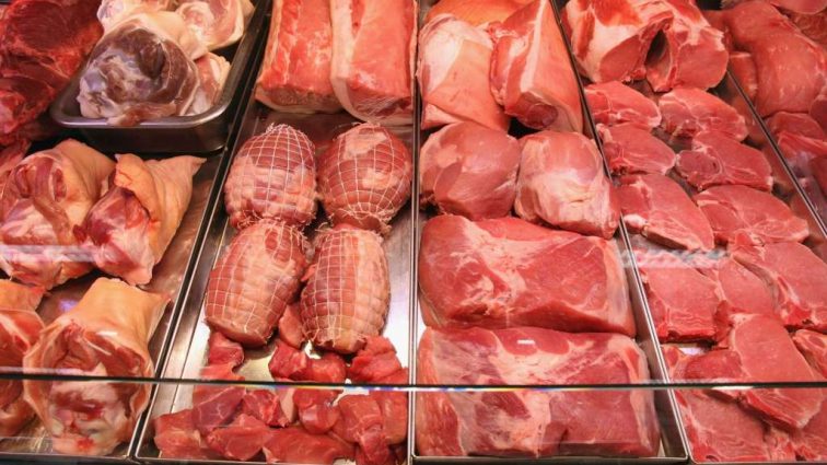 Мясная корзина в Украине подорожала на 36%: Сколько сейчас стоит мясо?