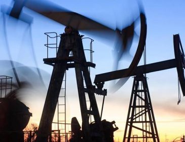 Цена на баррель нефти упала: узнайте причину