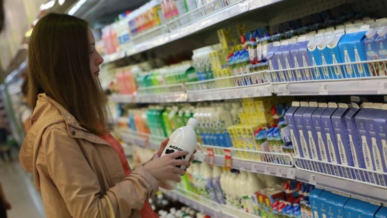 В Украине запретят домашнее молоко: Массовый забой коров, и невероятные цены. Чем обернется для украинцев новый закон