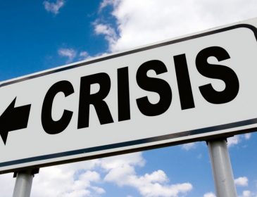 Эксперты рассказали, каким странам грозит кризис