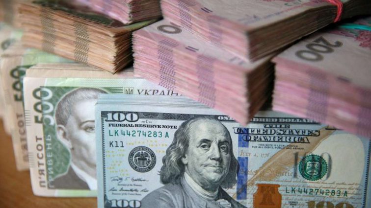 Эксперт рассказал, что произойдет с долларом и экономикой Украины в 2019 году