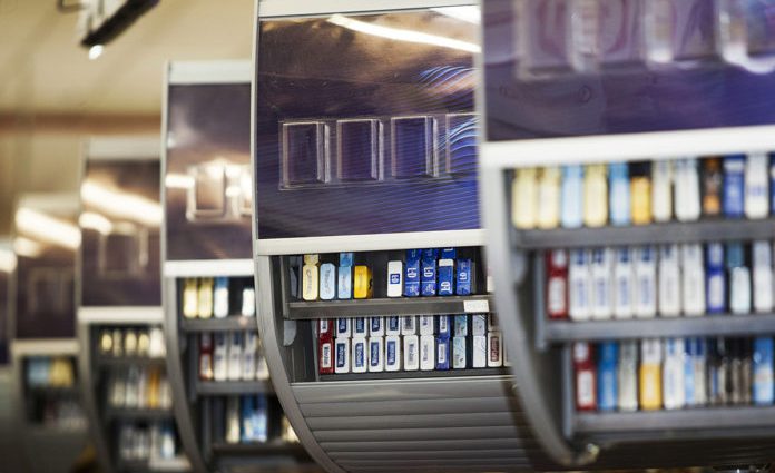 Только по требованию покупателей: В Украине с витрин магазинов могут исчезнуть сигареты