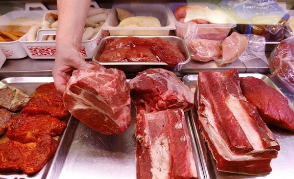 «Супермаркеты начали реагировать» В Украине заметно снизились цены на свинину